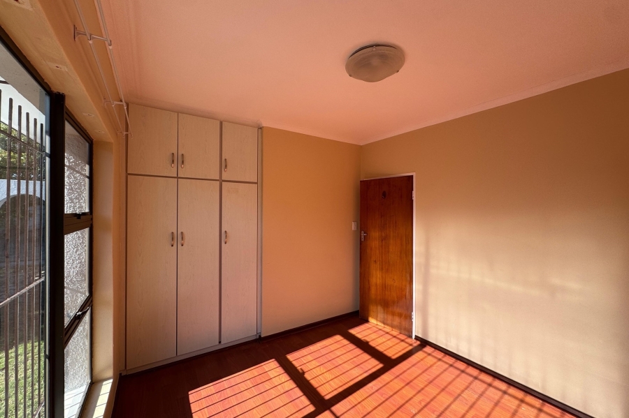 To Let 4 Bedroom Property for Rent in Goodwood Estate Western Cape